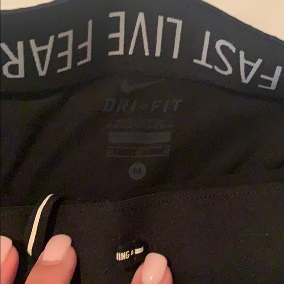 Nike crop leggings - Picture 2 of 2
